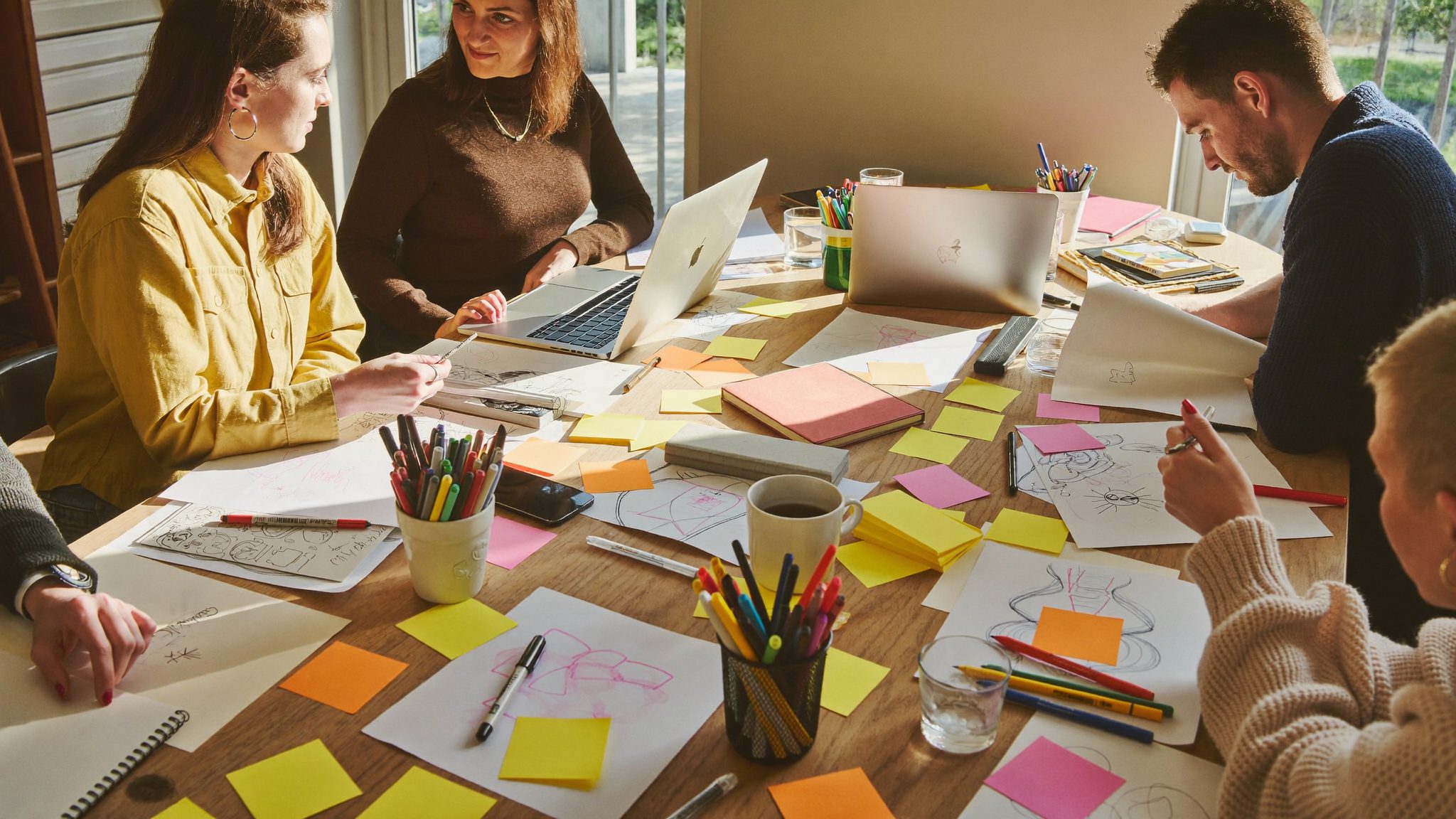 Sesiune de brainstorming a echipei Nurbelox